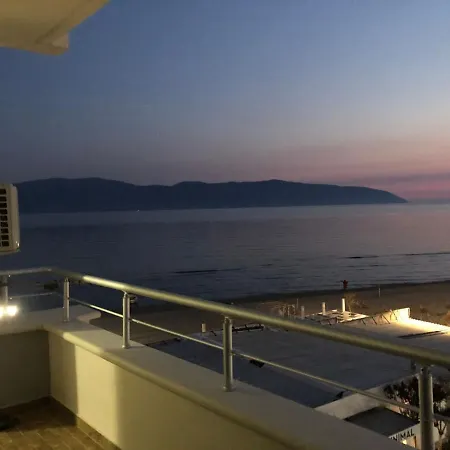 Corazon アパート Vlorë